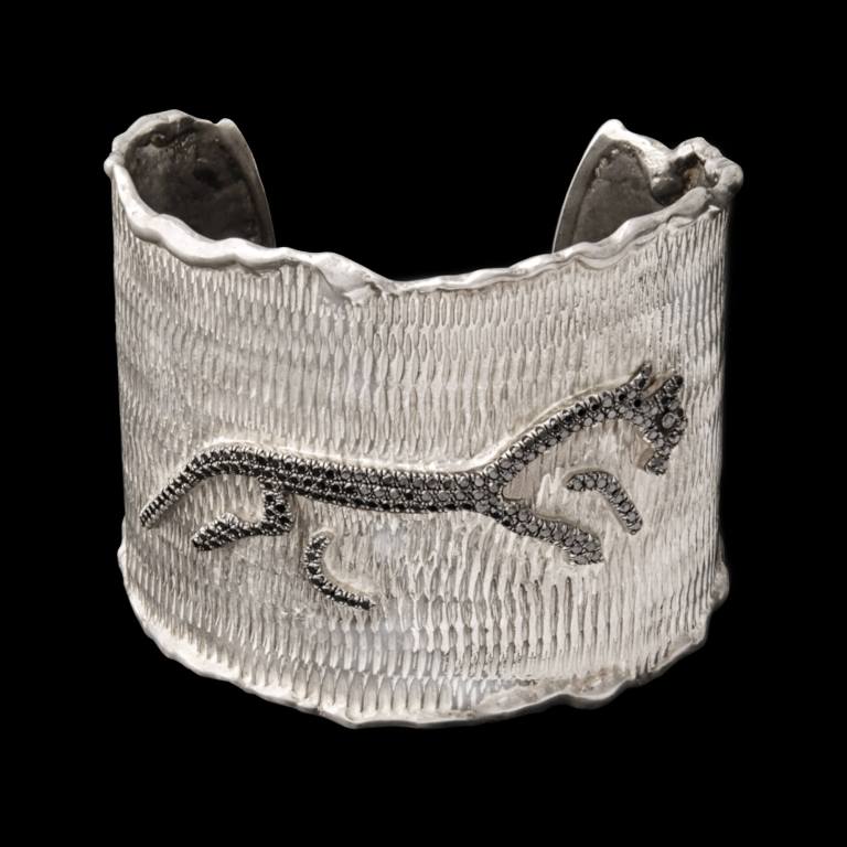 Custom sterling silver black horse spirit cuff with pavé-set black diamonds in 18kt white gold | Caribou Collection. FRIDA | Fine Jewellery.