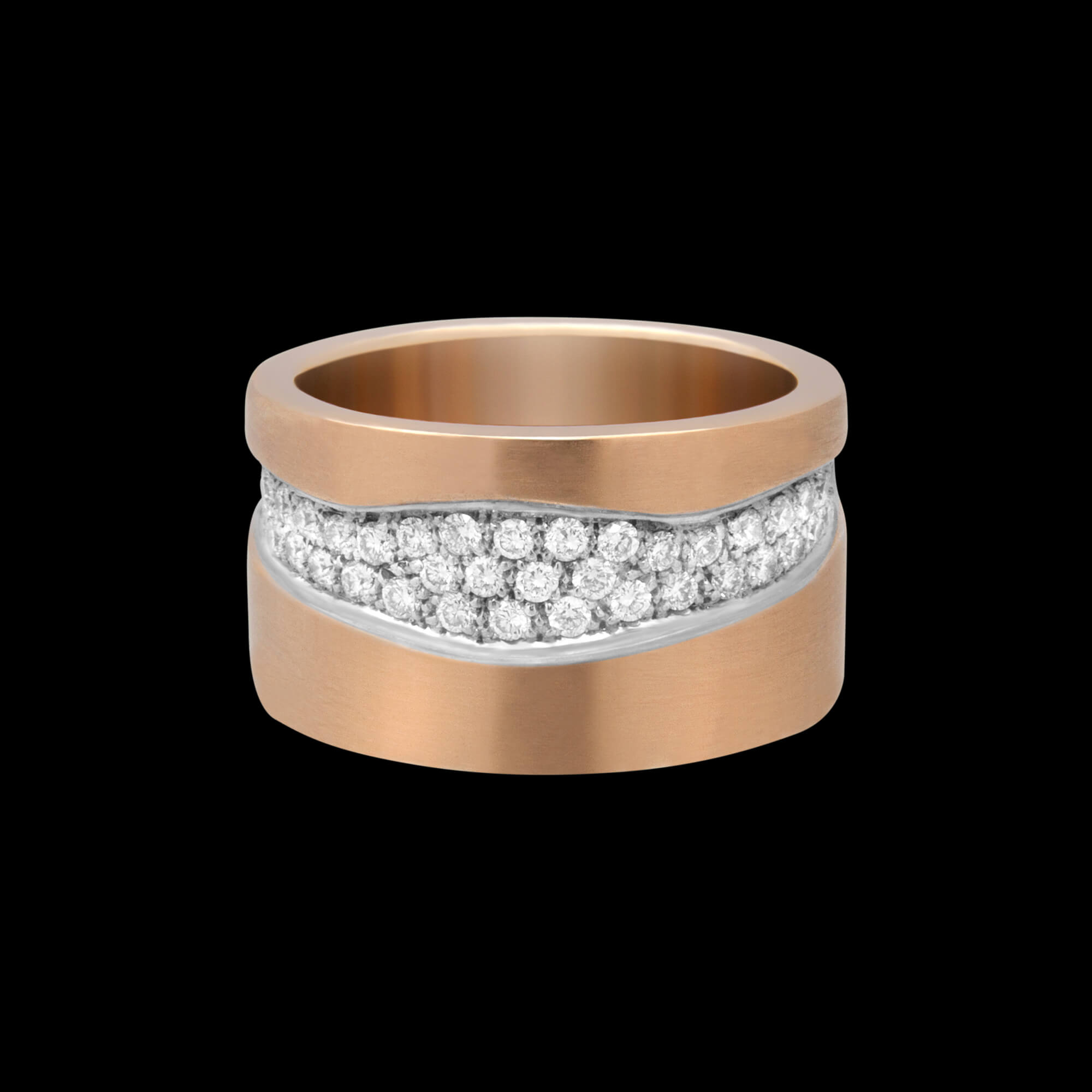 Custom 18kt pink gold Geode ring with pavé-set diamonds set in 18kt white gold | Ocean Collection. FRIDA | Fine Jewellery.