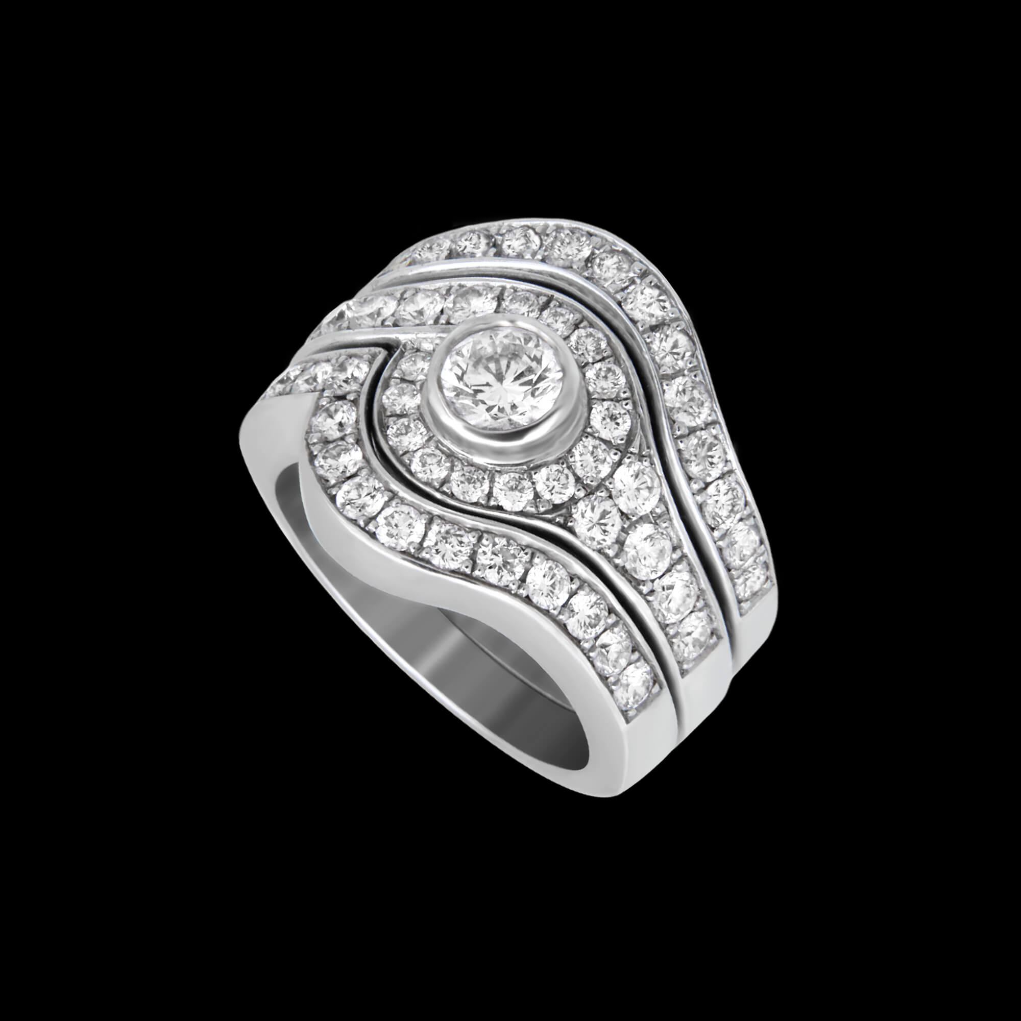 Custom 18kt white gold three-piece stacking Rán ring with bezel- and pavé-set diamonds | Ocean Collection. FRIDA | Fine Jewellery.