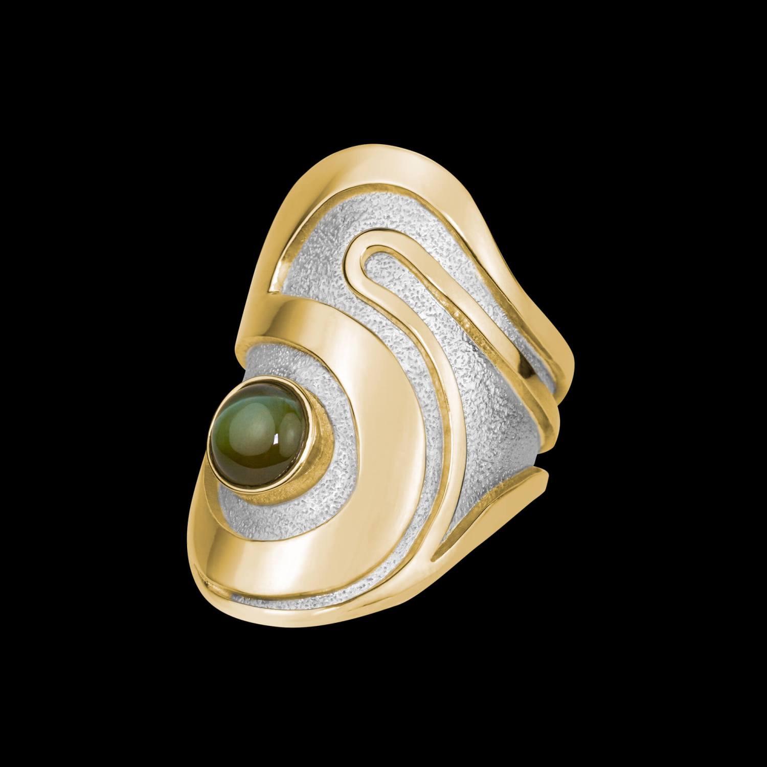 Custom 18kt yellow gold and sterling silver Fjord ring with a chrysoberyl cat's eye | Ocean Collection. FRIDA | Fine Jewellery.
