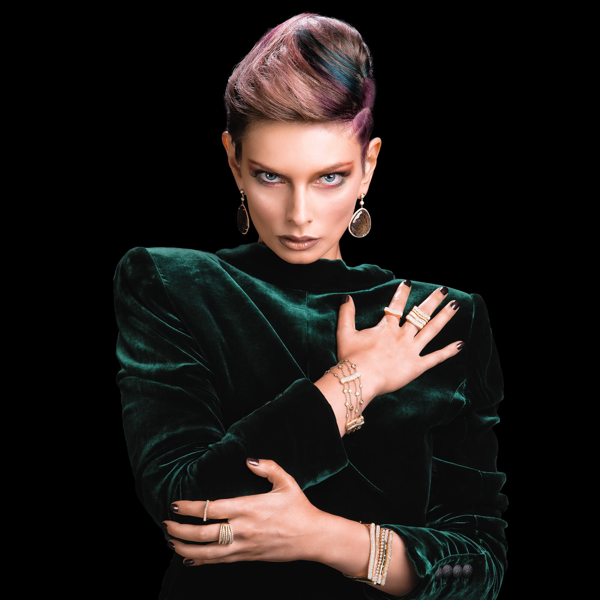 Custom 18kt pink gold and diamond stacking bracelets and rings with sapphire slice earrings. Emma Lamb | Strata™ Collection. FRIDA | Fine Jewellery.