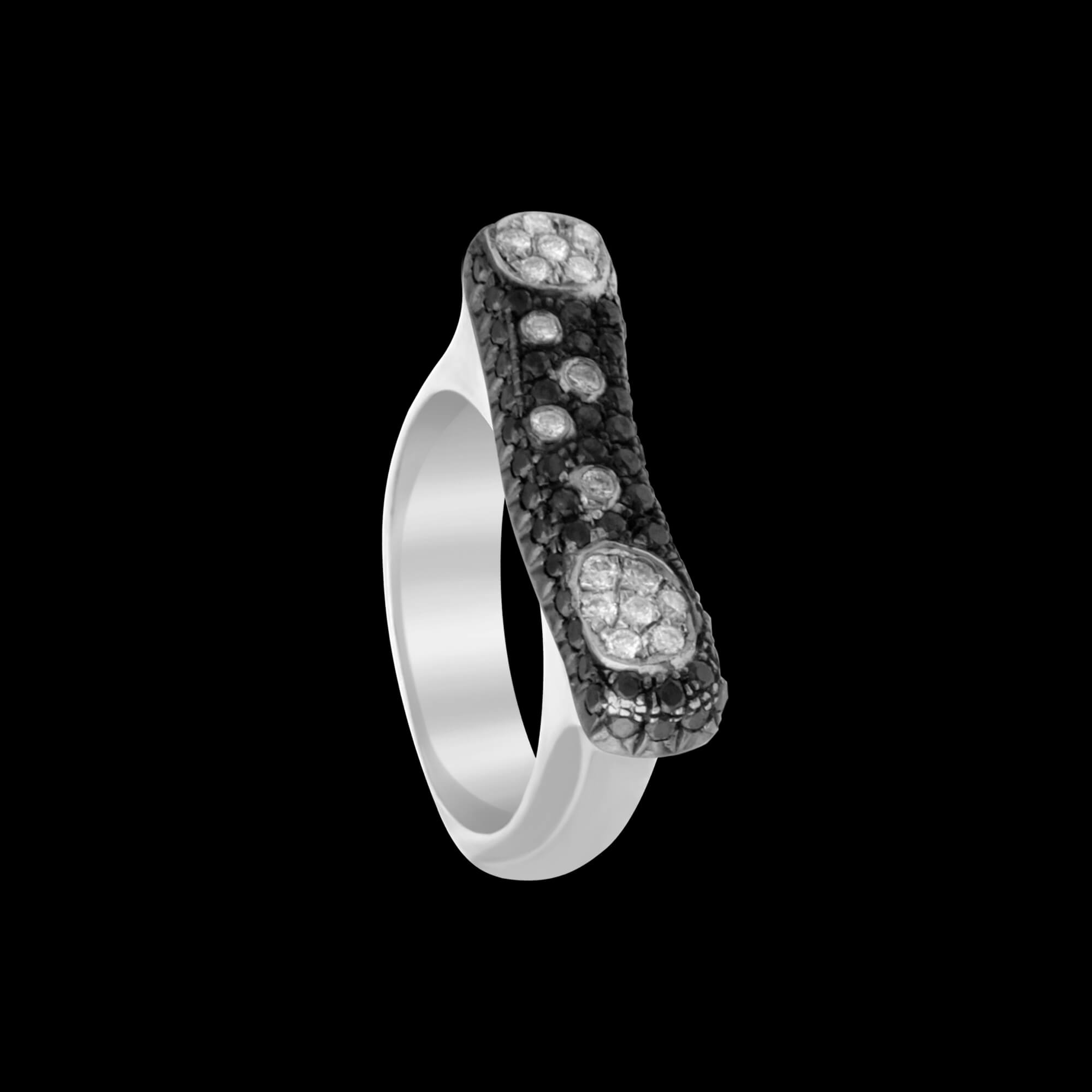 Custom 18kt white gold Strata stacking ring with pave black and white diamonds | Strata Collection. FRIDA | Fine Jewellery.