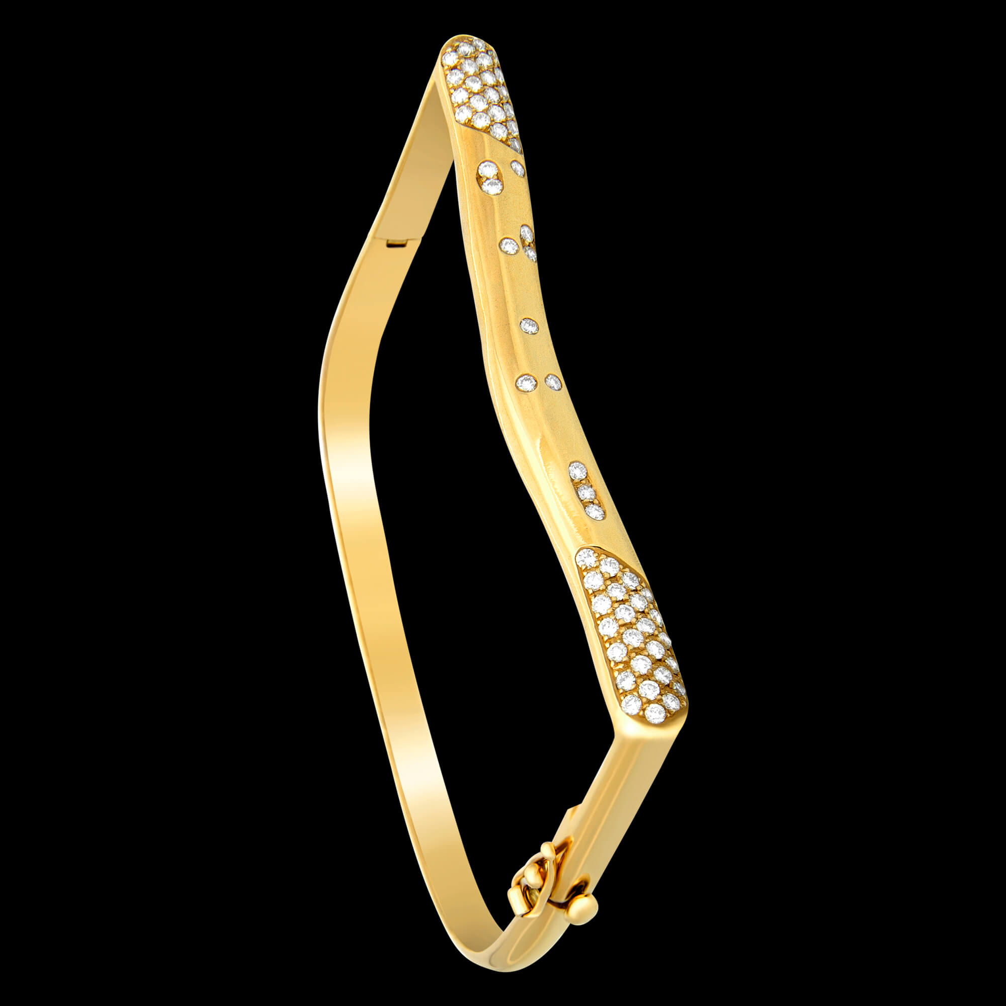 Custom 18kt yellow gold Strata stacking bracelet with scattered white diamonds | Strata Collection. FRIDA | Fine Jewellery.