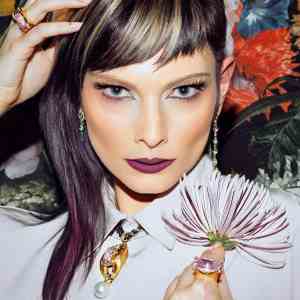 Custom luxury Canadian jewellery. Blair Bartlett flower photography. Emma Lamb. FRIDA | Fine Jewellery.