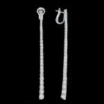 Custom 18kt white gold three-sided diamond dangle earrings. Side. FRIDA | Fine Jewellery.
