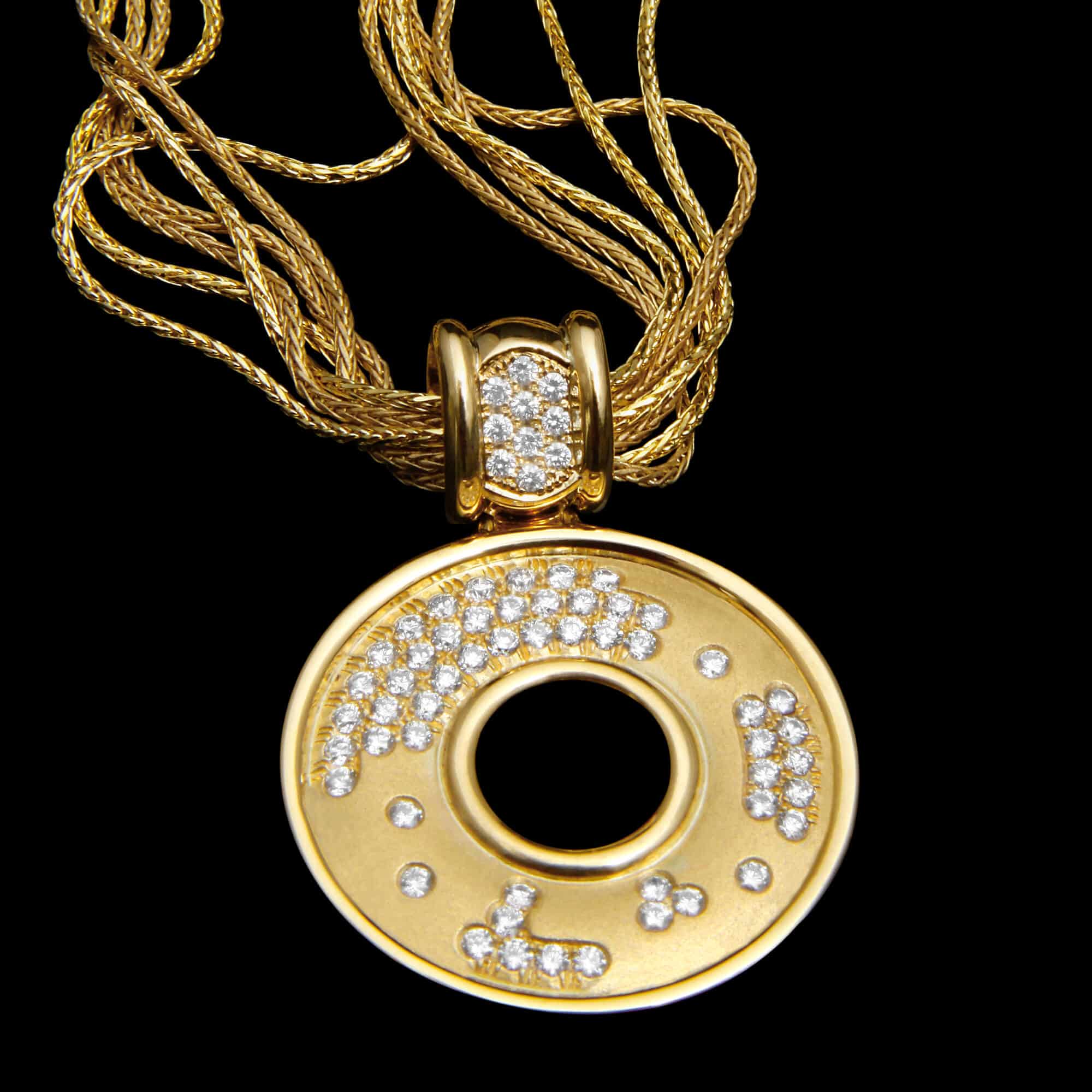 Custom 18kt yellow gold pendant with scattered white diamonds | Strata Collection. FRIDA | Fine Jewellery.