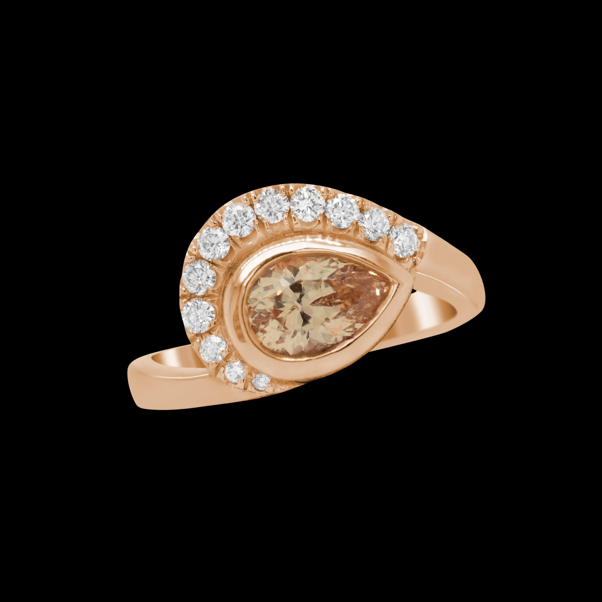 Custom 18kt pink gold Petal ring with a peach sapphire and diamonds | Signature Engagement. FRIDA | Fine Jewellery.
