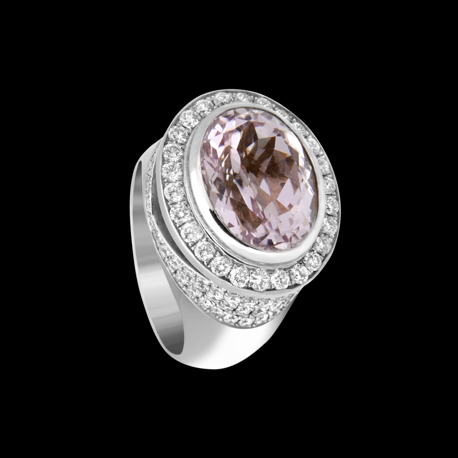 Custom 18kt white gold Empress ring with kunzite and diamonds. FRIDA | Fine Jewellery.