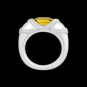 Custom 18kt yellow and white gold Solaris ring with a yellow sapphire and diamonds. Profile | Celestial Collection. FRIDA | Fine Jewellery.