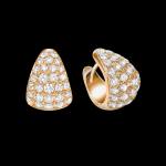 Custom 18kt pink gold triangle huggie earrings with pavé-set diamonds. FRIDA | Fine Jewellery.