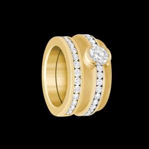 Custom 18kt yellow gold single stone Elska ring with diamonds with band. Signature Engagement | FRIDA | Fine Jewellery.