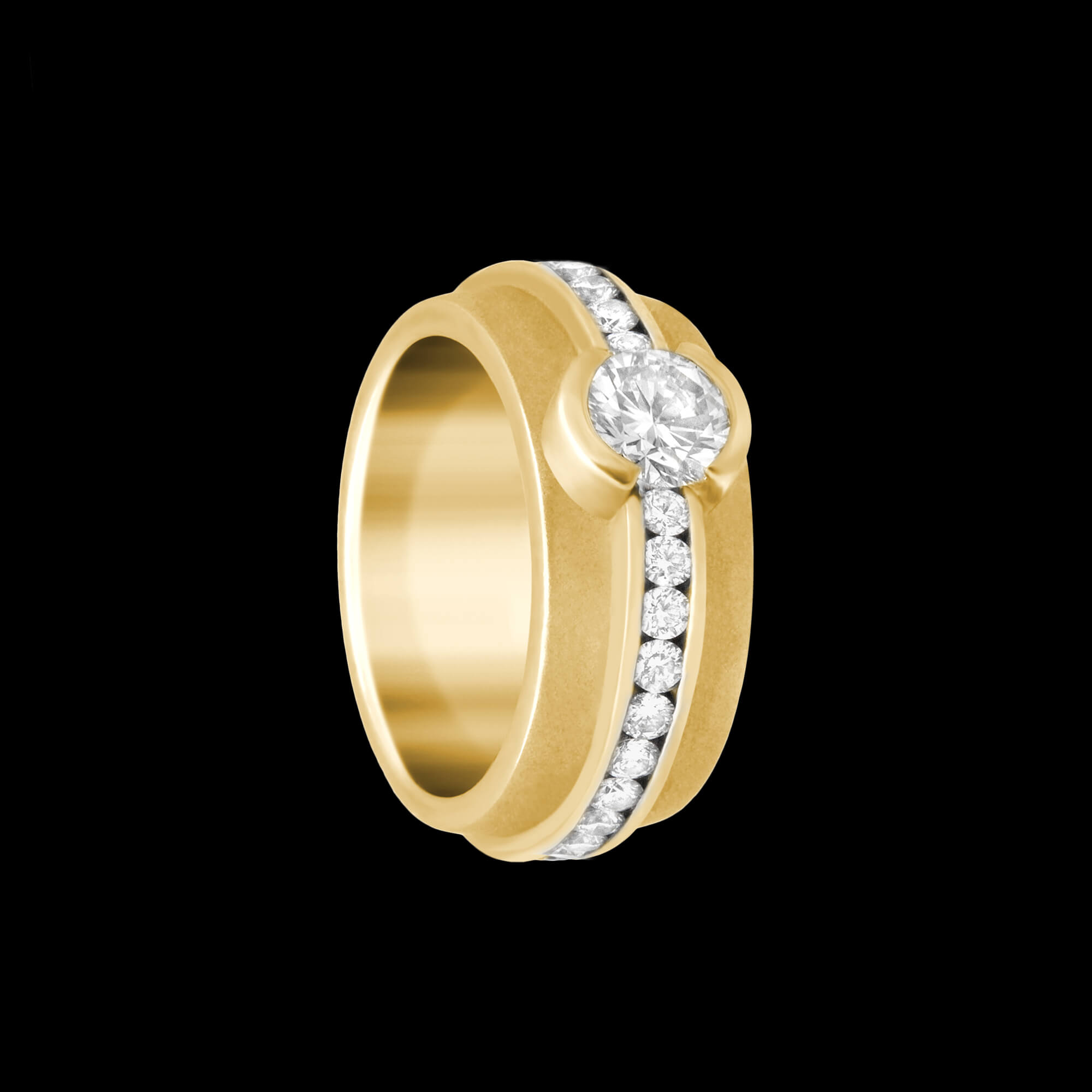 Custom 18kt yellow gold single stone Elska ring with diamonds. Signature Engagement | FRIDA | Fine Jewellery.