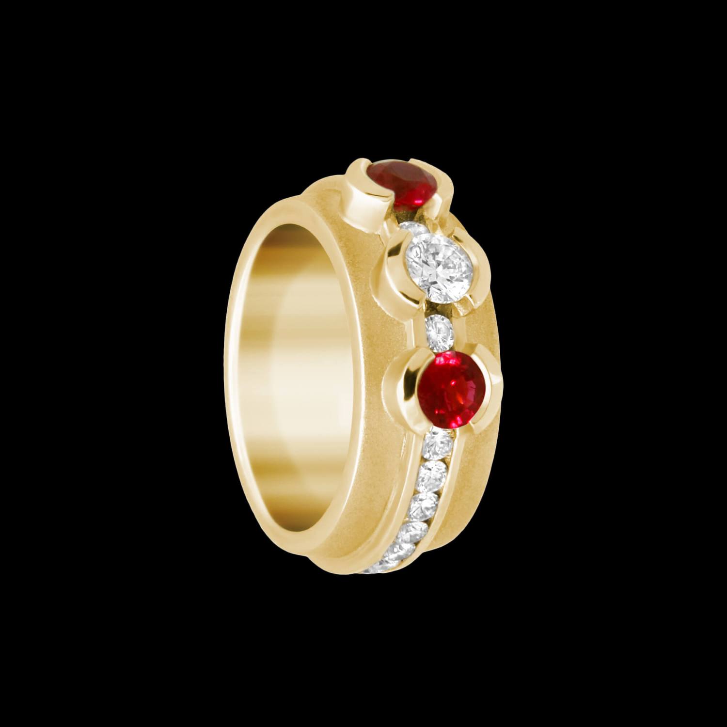 Custom 18kt yellow gold tri-stone Elska ring with rubies and diamonds. Signature Engagement | FRIDA | Fine Jewellery.