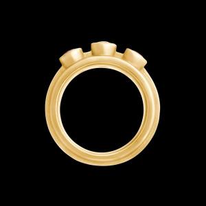 Custom 18kt yellow gold tri-stone Elska ring with rubies and diamonds. Profile. Signature Engagement | FRIDA | Fine Jewellery.