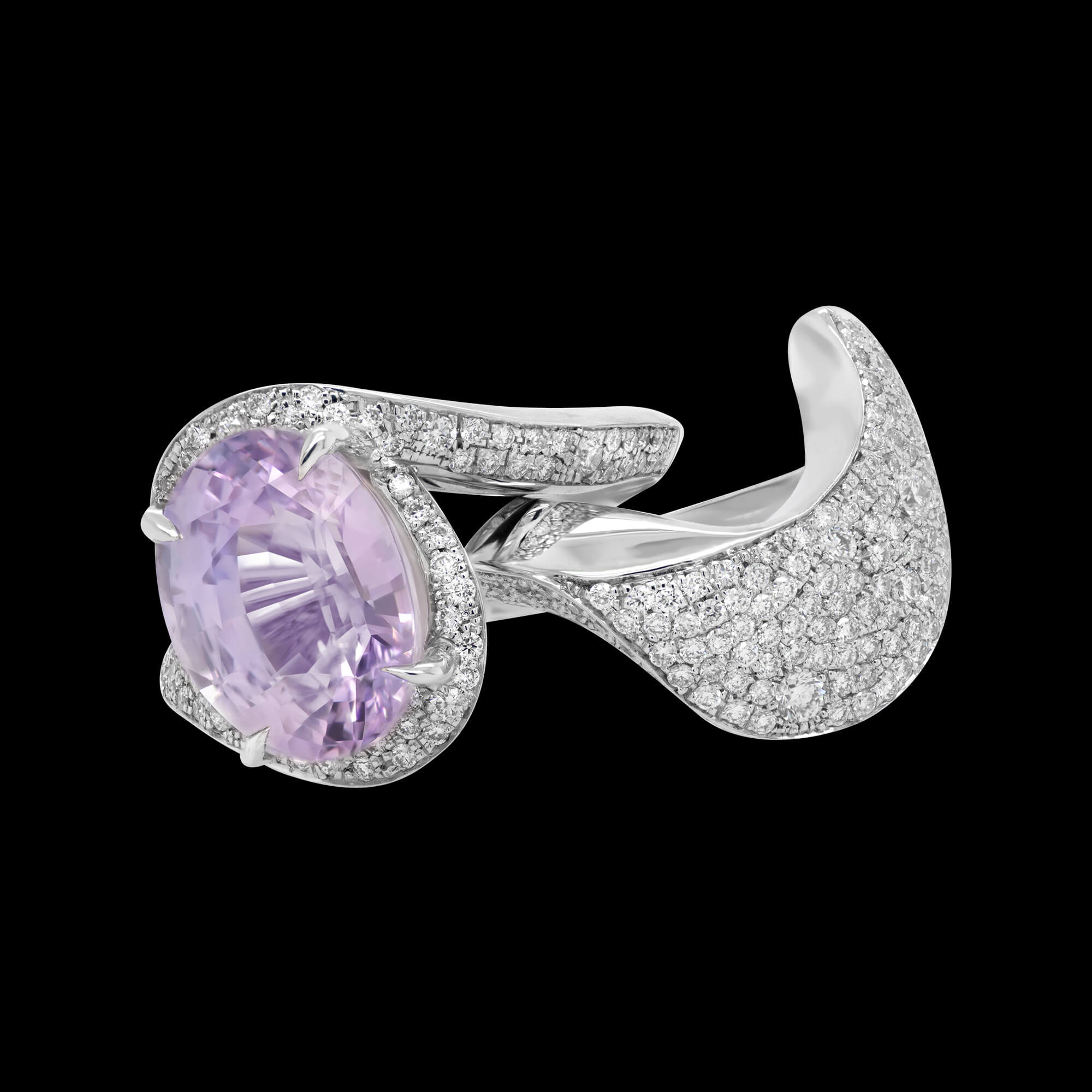Custom couture engagement ring in 18kt white gold with Ceylon pink-lilac sapphire and diamonds and interlocking band. Side | Signature Engagement. FRIDA | Fine Jewellery.