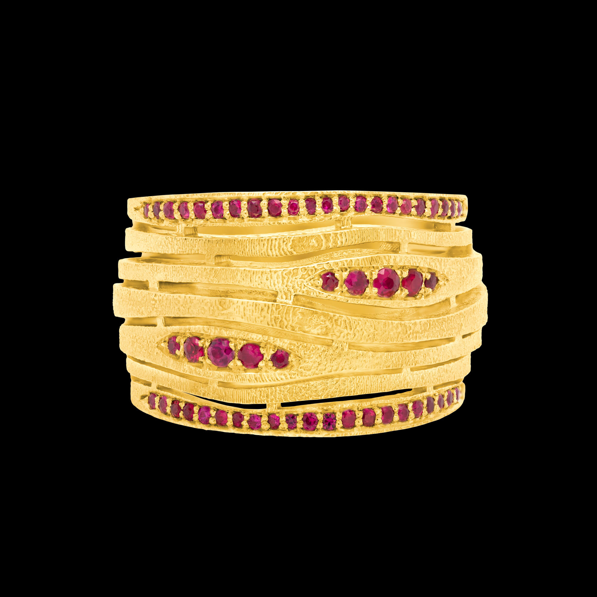 Custom ring in pickled-textured 18kt yellow gold with round-faceted rubies. FRIDA | Fine Jewellery.