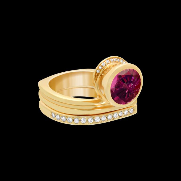 Custom 18kt yellow gold Sol ring with a rhodolite garnet, and stacking band diamonds | Celestial Collection. FRIDA | Fine Jewellery.