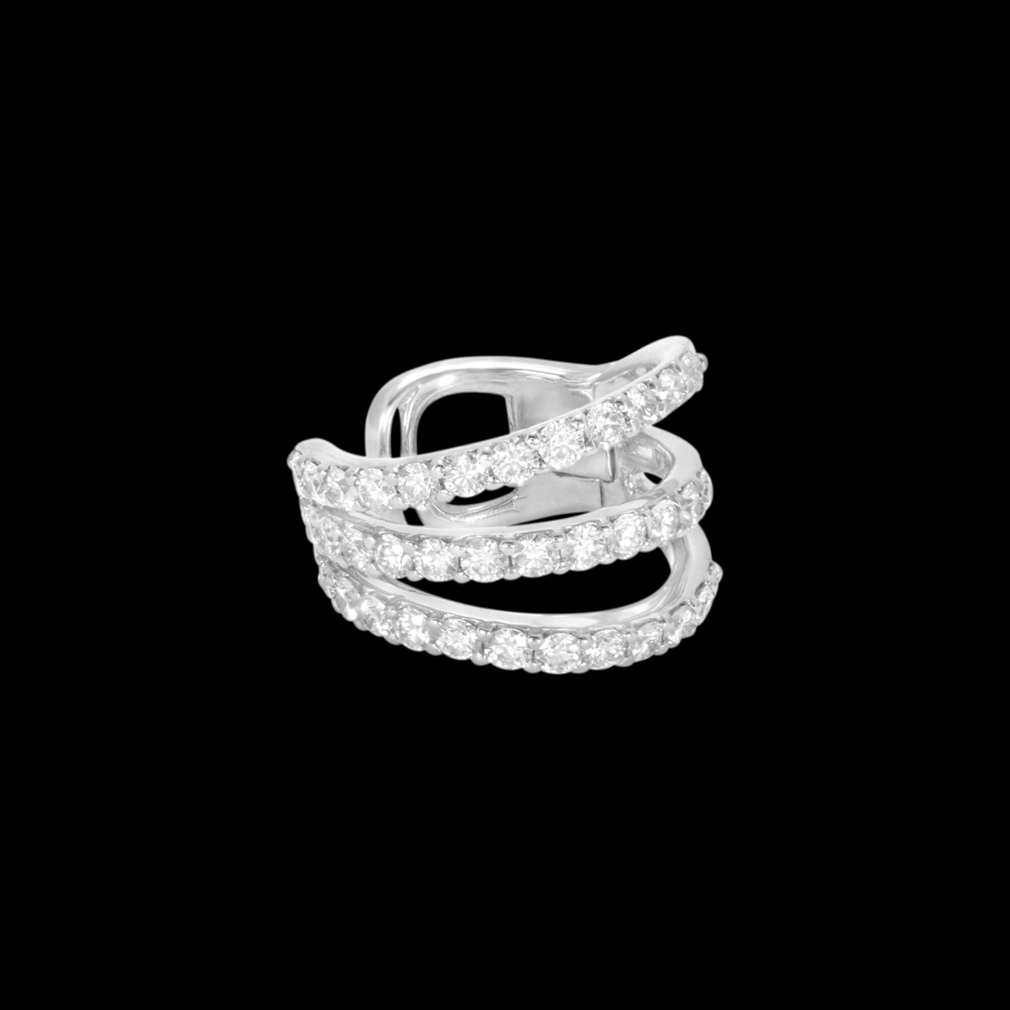 Custom 18kt white gold ear cuff featuring pavé-set brilliant-cut diamonds with a clip-on clasp. FRIDA | Fine Jewellery.