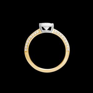 Custom 18kt yellow gold knife edge round diamond solitaire engagement ring. Profile | Classic. FRIDA | Fine Jewellery.