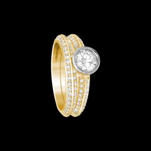 Custom 18kt yellow and white gold knife edge solitaire engagement ring and wedding band | Classic. FRIDA | Fine Jewellery.