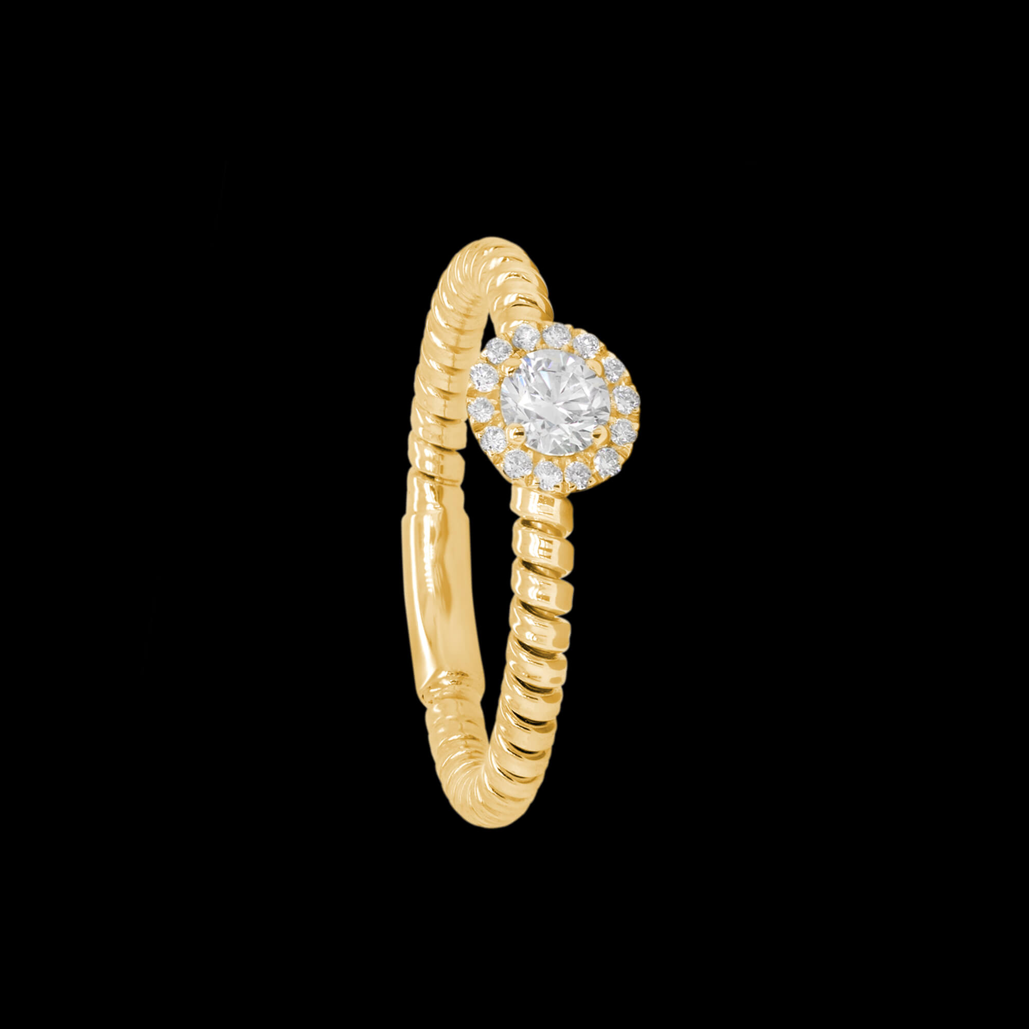 Custom 18kt yellow gold diamond halo engagement ring with a cable shank | Classic. FRIDA | Fine Jewellery.