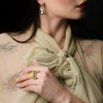 Custom 18kt yellow gold and gemstone jewellery. Model. FRIDA | Fine Jewellery.