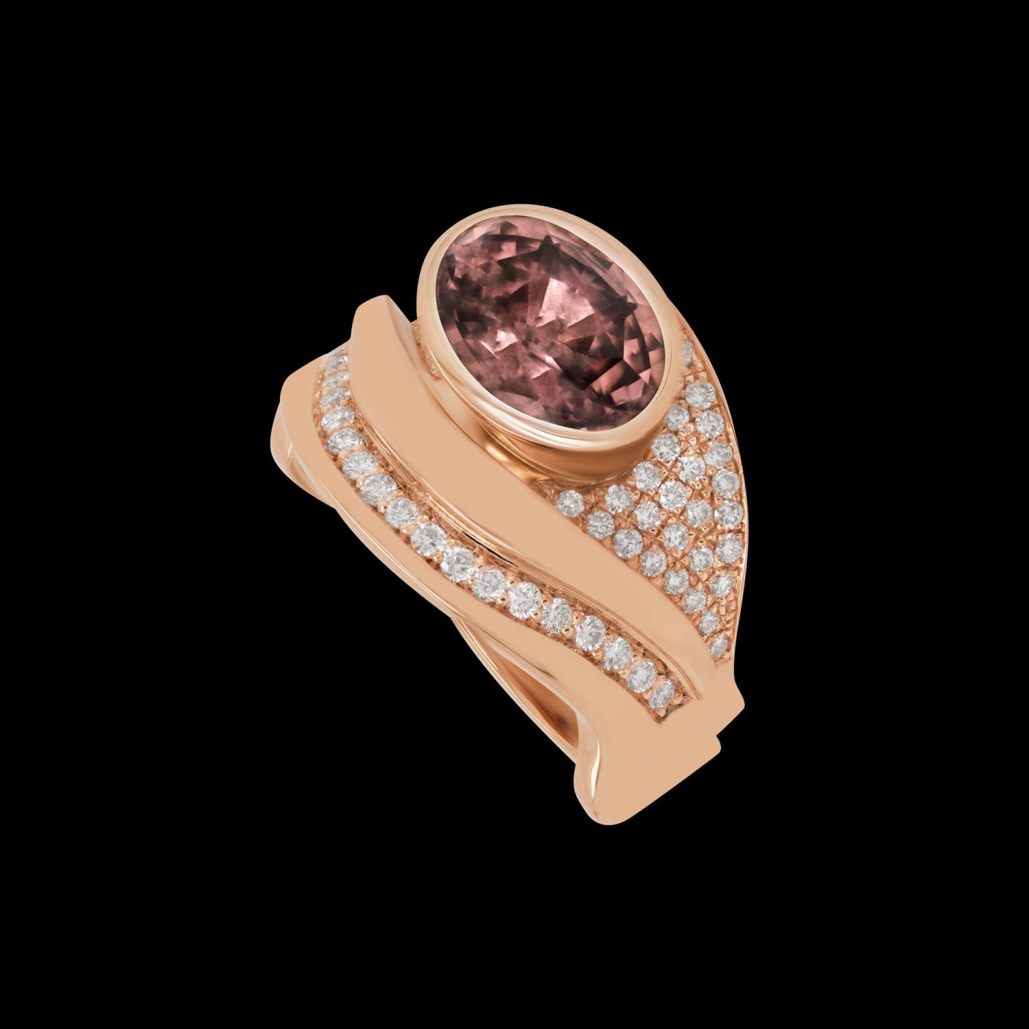Custom Wave ring in 18kt pink gold featuring an exquisite 2.86ct oval natural colour change sapphire (2.86ct) accented by diamonds | Ocean Collection. FRIDA | Fine Jewellery.