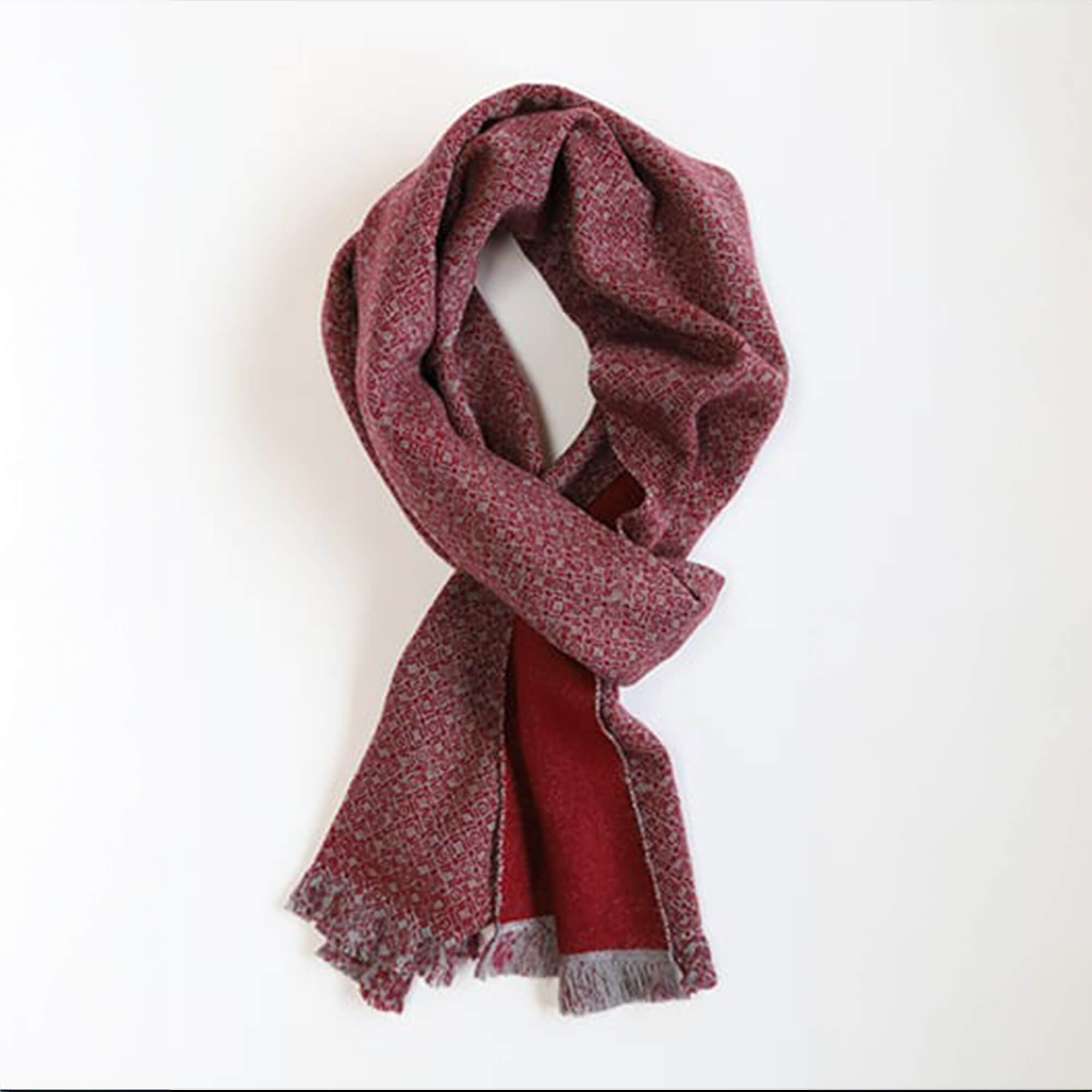 Handmade luxury Himalayan cashmere men's scarf. PAVA Cashmere. Burgundy. FRIDA | Fine Jewellery.
