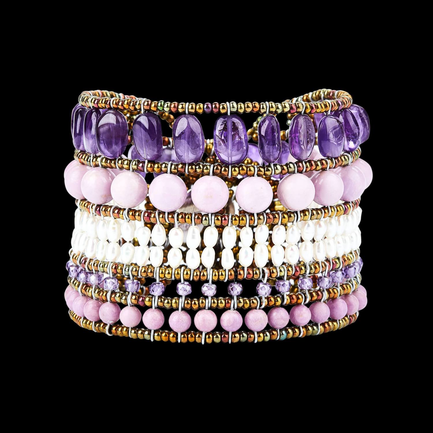 Monocromo Orchid bracelet with amethyst, phoshosiderite, freshwater pearls, zirconia, silver and Murano glass. Featured Brand | ZIIO. FRIDA | Fine Jewellery.