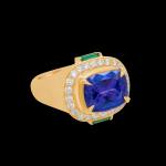 Statement ring in 18kt yellow gold with a faceted Tanzanite, emeralds and pavé brilliant-cut diamonds. FRIDA | Fine Jewellery.