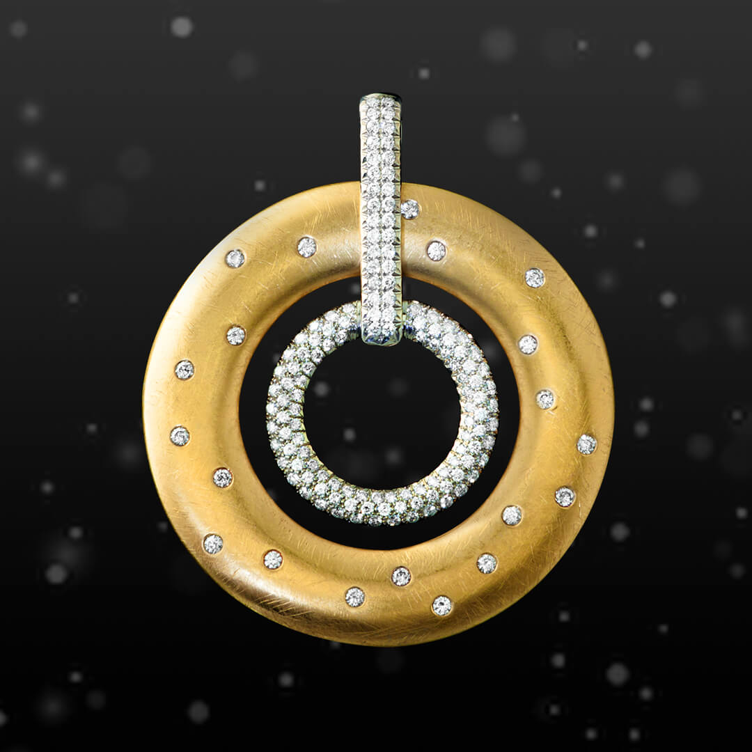 Custom 18kt gold and diamond pendant. Category pendants. Holidays. FRIDA | Fine Jewellery.