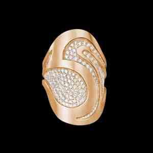 Custom 18kt pink gold Fjord ring with pavé-set diamonds. Front | Ocean Collection. FRIDA | Fine Jewellery.