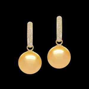 Custom 18kt yellow gold detachable earring drops with golden South Sea pearls on pave diamond huggie hoop earrings. FRIDA | Fine Jewellery.